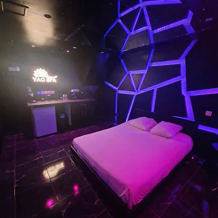 Апартаменты Coquine Avec Jacuzzi Yaospa60